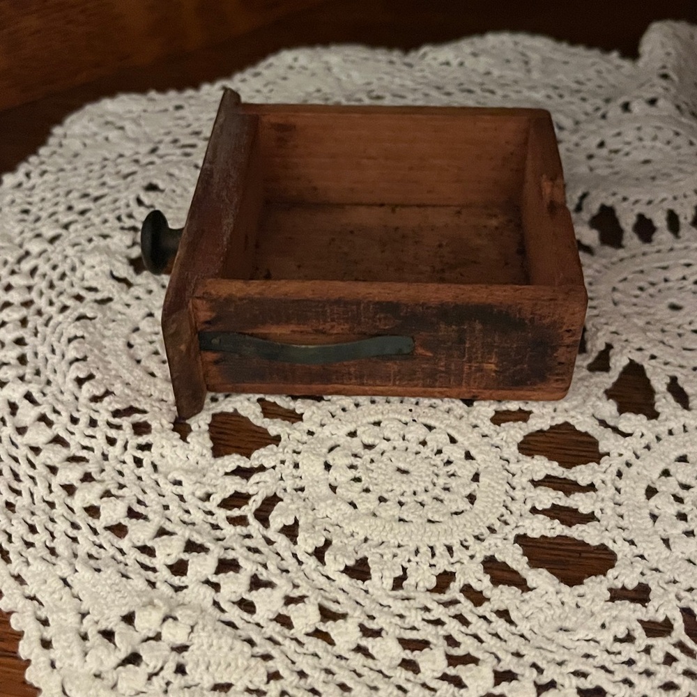 Vintage coffee grinder - Picture 9 of 10